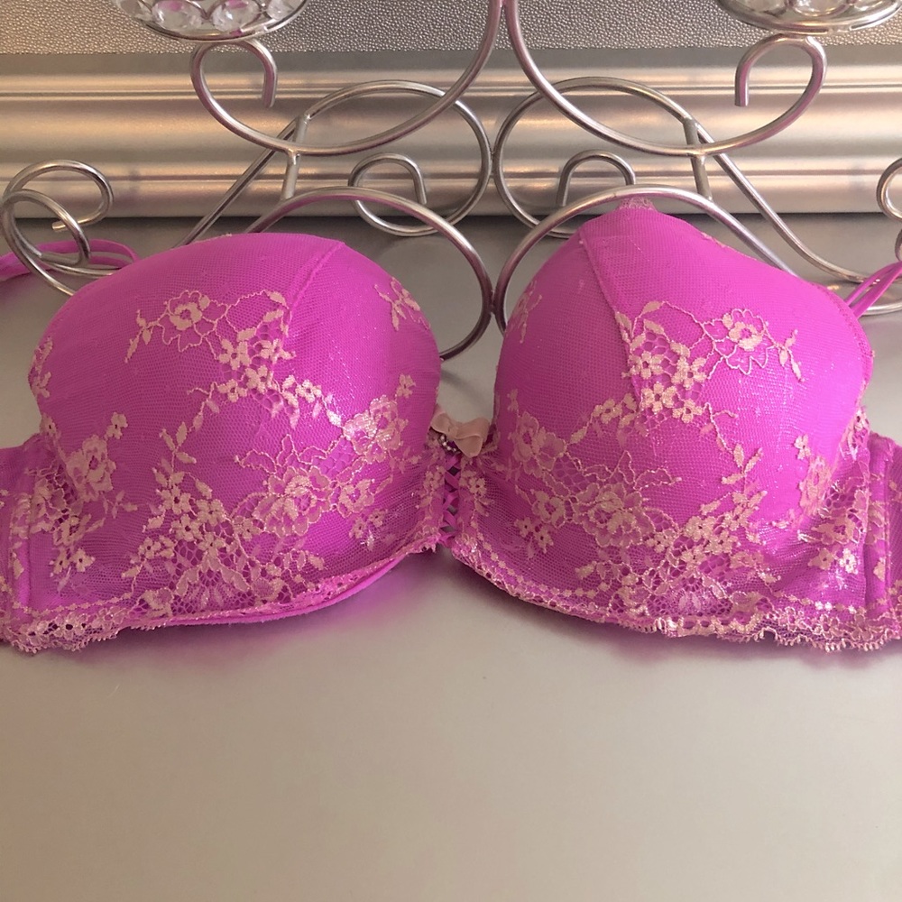 Victoria secret bra size 34 D push up